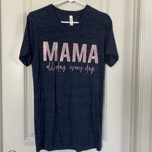 Mama All Day v-neck tee